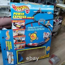 Ensemble de train Deluxe Hot Wheels avec plus de 16 pieds de voie ferrée