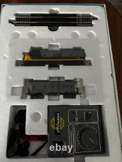 Ensemble de train HO NIB Athearn Warbonnet CSX 2008 Locomotive Voitures Caboose E-Z Track