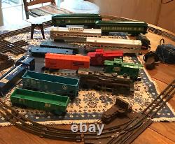 Ensemble de train LIONEL vintage - Locomotive/10 wagons/transformateur/aiguillages/voie
