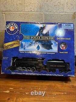 Ensemble de train Lionel 7-11803 The Polar Express avec la cloche du Père Noël et un circuit ovale de 38 pièces.