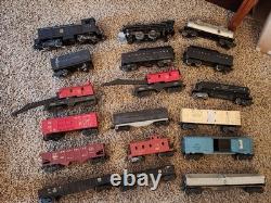 Ensemble de train Lionel avec 50 pièces de rail, locomotives 623 et 1655 et plus de 15 wagons de train.
