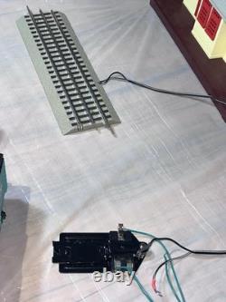 Ensemble de train Lionel complet avec rails, télécommande et plus encore