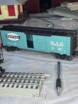 Ensemble de train Lionel complet avec rails, télécommande et plus encore