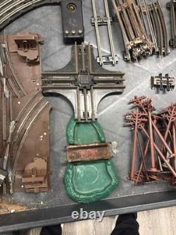 Ensemble de train Lionel vintage, lot de rails, échelles, pièces, etc. NON TESTÉ, PIÈCES