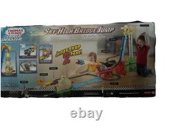 Ensemble de train Track Master 'Saut du pont Sky High' Thomas et ses amis 2016