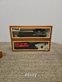 Ensemble de train Tyco vintage de 1972 (ensemble de fret avec action de changement) en excellent état