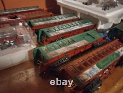 Ensemble de train de Noël : locomotive, 9 voitures, 4 rails droits, 2 aiguillages, 22 courbes