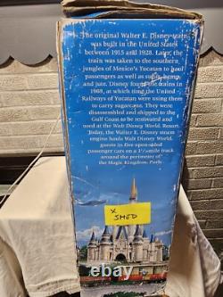 Ensemble de train de chemin de fer des parcs Disney exclusif avec lumières et sons, avec voie d'expansion