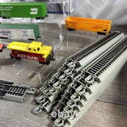 Ensemble de train de marchandises à l'échelle HO de TYCO avec alimentation Bachmann Power Pack & EZ Tracks fonctionne