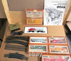 Ensemble de train électrique Tyco Santa Fe échelle HO # 7617 7 voitures + transformateur + 12 rails