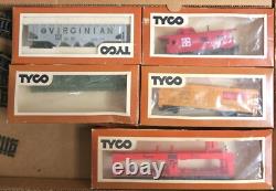 Ensemble de train électrique Tyco Santa Fe échelle HO # 7617 7 voitures + transformateur + 12 rails