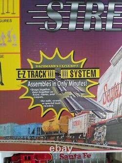Ensemble de train électrique complet Bachmann HO Silver Streak avec attelages à crochet E-Z Track