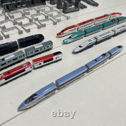 Ensemble de train et de rails Plarail Advance avec divers modèles de trains en condition d'occasion