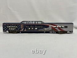 Ensemble de train express MAGA Donald Trump (3 pièces + rails et alimentation) Bradford Exchange Nouveau