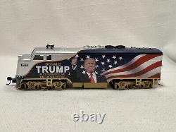 Ensemble de train express MAGA Donald Trump (3 pièces + rails et alimentation) Bradford Exchange Nouveau