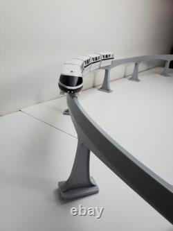 Ensemble de train monorail noir de Walt Disney World, ligne de monorail avec piste fonctionnelle