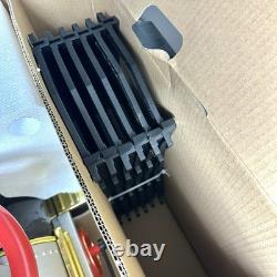 Ensemble de train pour enfants FAO Schwarz avec locomotive à pédales, lumière LED et rails