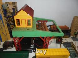 Ensemble de train vintage S Gauge American Flyer avec aiguillages et rails, chargeur de journaux, etc.