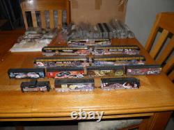 Ensemble de trains Hawthorne Village Dale Earnhardt 12 Trains Piste Certificats d'Authenticité en Excellent État