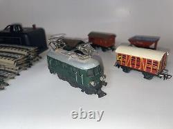 Ensemble de trains Marklin vintage/Lot locomotive RS800 des années 1940 avec wagons, rails et transformateur