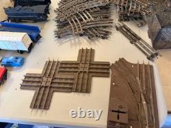 Ensemble de trains électriques Marx 52885 avec plusieurs voitures, rails, 3 locomotives et 2 transformateurs