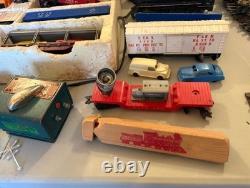 Ensemble de trains électriques Marx 52885 avec plusieurs voitures, rails, 3 locomotives et 2 transformateurs