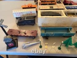 Ensemble de trains électriques Marx 52885 avec plusieurs voitures, rails, 3 locomotives et 2 transformateurs