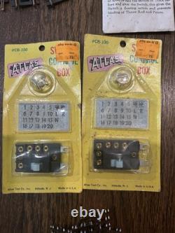 Ensemble de trains miniatures anciens comprenant 10 trains et un ensemble de rails avec plus de 150 pièces