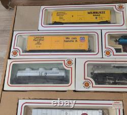 Ensemble de trains modèles vintage Bachmann à l'échelle HO Overland Limited de la Santa Fe Railroad