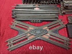 Ensemble vintage de 72 rails droits pour trains miniatures Lionel Postwar O27 de calibre O27