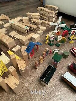 Ensemble vintage en bois Thomas le Train de 139 pièces de 1997 - Bump Clickety Clack avec rails pivotants