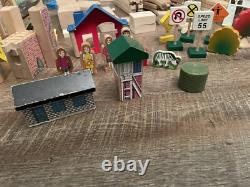 Ensemble vintage en bois Thomas le Train de 139 pièces de 1997 - Bump Clickety Clack avec rails pivotants