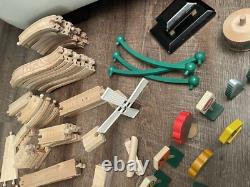 Ensemble vintage en bois Thomas le Train de 139 pièces de 1997 - Bump Clickety Clack avec rails pivotants