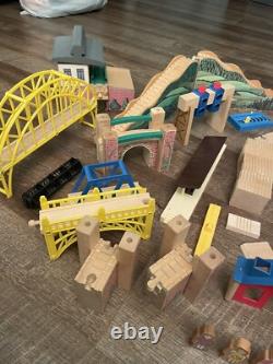 Ensemble vintage en bois Thomas le Train de 139 pièces de 1997 - Bump Clickety Clack avec rails pivotants