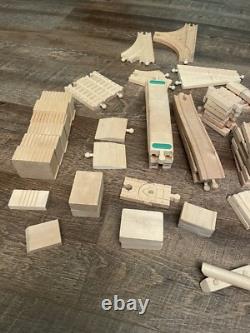 Ensemble vintage en bois Thomas le Train de 139 pièces de 1997 - Bump Clickety Clack avec rails pivotants