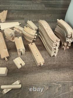 Ensemble vintage en bois Thomas le Train de 139 pièces de 1997 - Bump Clickety Clack avec rails pivotants