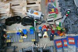 Ensembles De Trains De Voyageurs Lego Red Et Yellow City. 7938 Et 60197. Lego Train/tracks