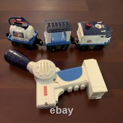 Fisher-Price GeoTrax Grand Lot de Train avec Voitures, Bâtiments, Pistes et Accessoires