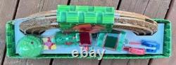 Fisher Price Geotrax Train de Vacances Ensemble de Piste Verte Toys R Us Scellé 2010