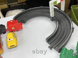 Grand Lot Fisher Price Geo Trax Train Track Set Disney Voitures, Bâtiments, Trains ++