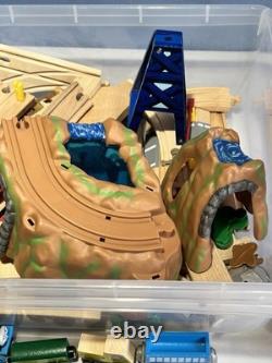 Grand ensemble de rails de train en bois compatible Brio Kidcraft Ikea de plus de 200 pièces et accessoires Grand ensemble de rails de train en bois compatible Brio Kidcraft Ikea de plus de 200 pièces et accessoires