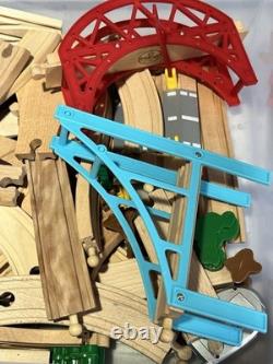 Grand ensemble de rails de train en bois compatible Brio Kidcraft Ikea de plus de 200 pièces et accessoires