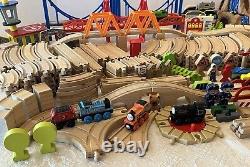 Grand ensemble de rails de train en bois compatible Brio Kidkraft Ikea de plus de 290 pièces et accessoires Grand ensemble de rails de train en bois compatible Brio Kidkraft Ikea de plus de 290 pièces et accessoires
