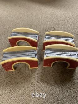 Grand lot TOMY Thomas et ses amis ensemble de train, voies, bâtiments, locomotives, plus de 100 pièces