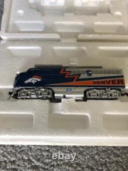 Hawthorne Village Bachmann Denver Broncos Locomotive + Ensemble de Rails avec 2 Voitures HO NFL