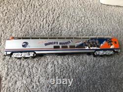 Hawthorne Village Bachmann Denver Broncos Locomotive + Ensemble de Rails avec 2 Voitures HO NFL