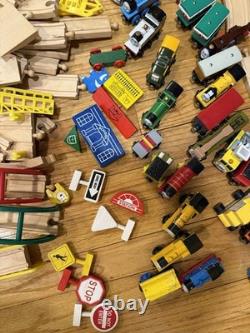 LOT 150+ Grand Ensemble de Trains en Bois Authentiques Thomas avec 28 Trains et Voies Vintage
