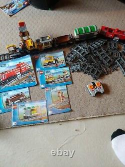 Lego Red Cargo Train (100% Complètent Toutes Les Voies Incluses)