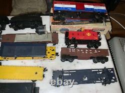 Lionel Train Set 1970's Complete With Town, Track, Tender, Locomotive Set Lot Of