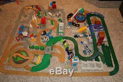 Lot # 3 Énorme Fisher Price Geotrax Train Trains Bâtiments Piste Grand Central